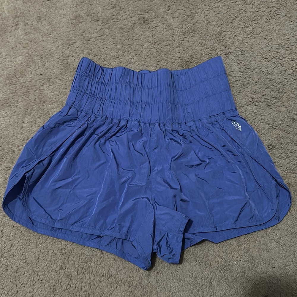 FP Movement “The Way Home Shorts”
Size: M. High rise waist band. Built in breif